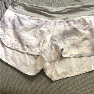 lululemon speed up shorts 2.5”